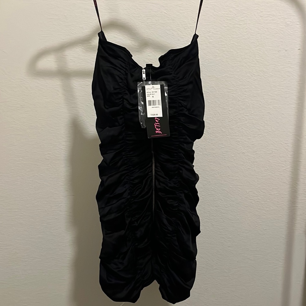 Beaty Johnson scrunched body con strapless dress with zipper